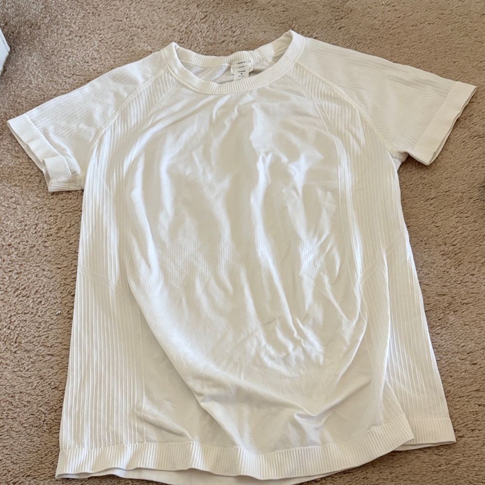 Women’s White Old Navy athletic shorts